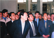 朱镕基參觀(guān)周恩來(lái)紀(jì)念館
